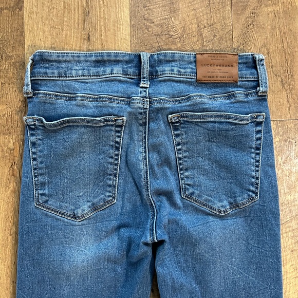 Lucky Brand Ava Skinny Jeans Mid Rise Distressed Raw Hem Medium Wash Size 2/26 - Picture 12 of 14
